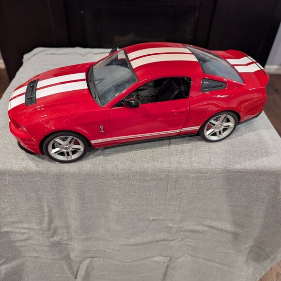Ford Shelby GT 500 Remote Control Car with Charger - Picture 4 of 11